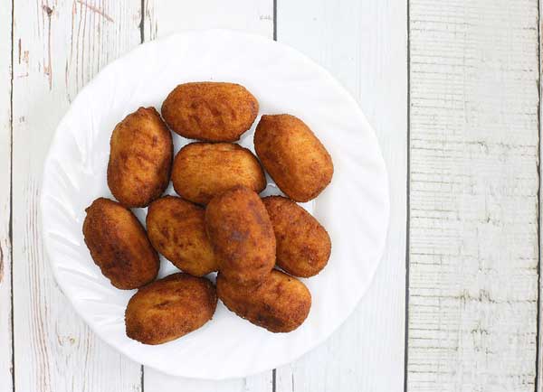 Cath tries chicken croquettes