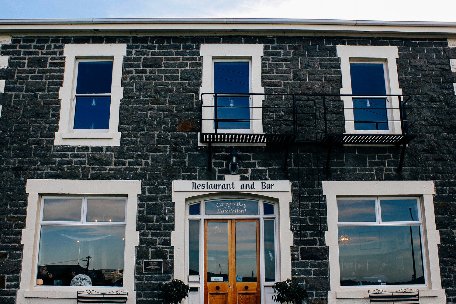 careys-bay-hotel-5.jpg Carey’s Bay Hotel