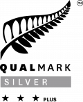 Logo of Qualmark award - Silver 3 stars plus